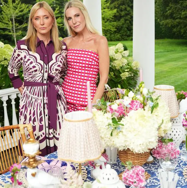 C'est ainsi que Marie-Chantal Miller dresse les plus belles tables de l'été avec la nouvelle vaisselle qu'elle a imaginée pour Madame Alice.