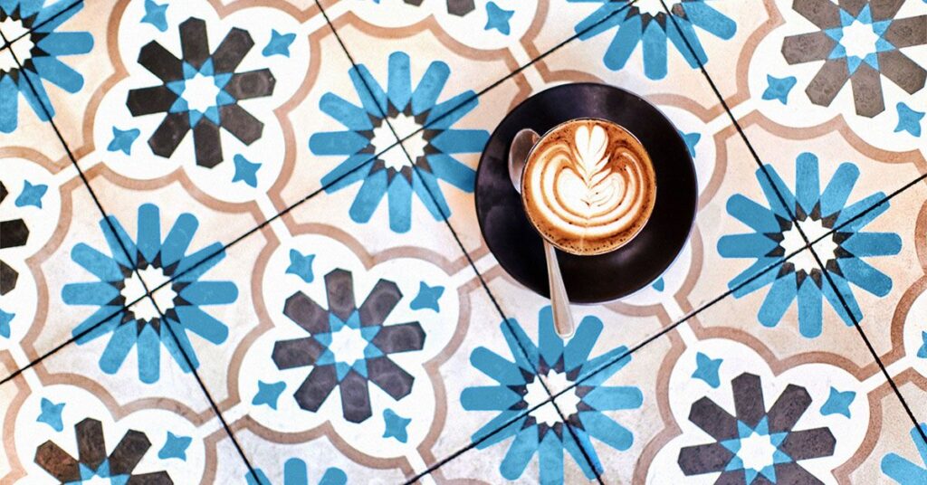 Boire une certaine quantité de café ou de thé pourrait-il contribuer à réduire le risque de démence ?