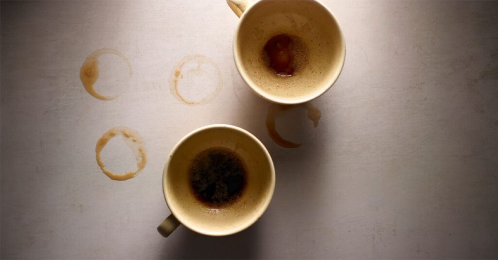 La consommation quotidienne de composé de café peut contribuer à la perte de poids et à la réduction des graisses