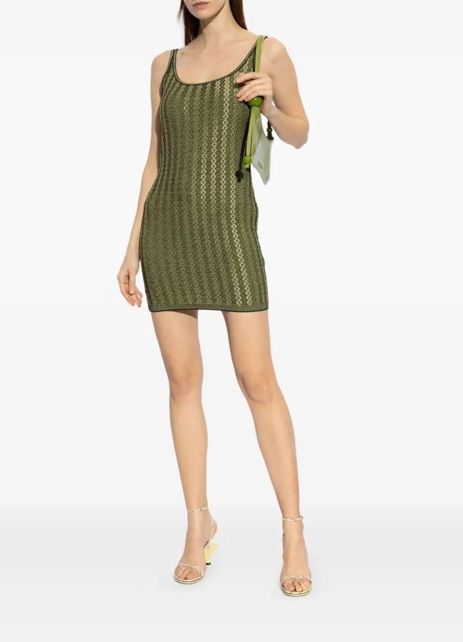 Robe courte Jacquemus, 450 euros.