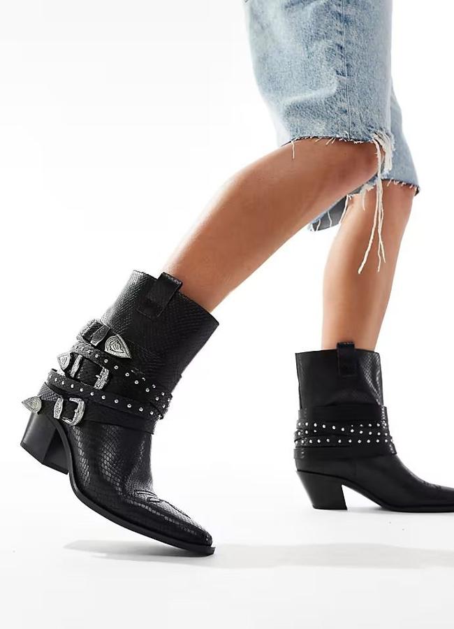 Bottes de cowboy Effet de noix de coco avec les boucles