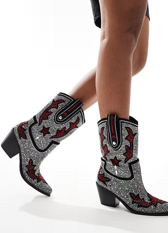 Bottes de cowboy avec des détails de strass
