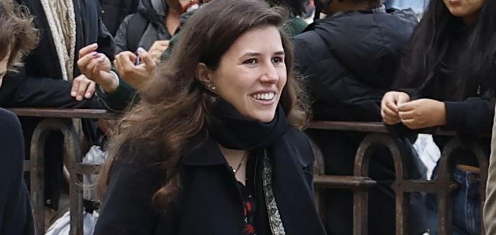 Teresa Urquijo, de procession à Madrid, avec les mocassins confortables les plus originaux et les plus élégants du printemps