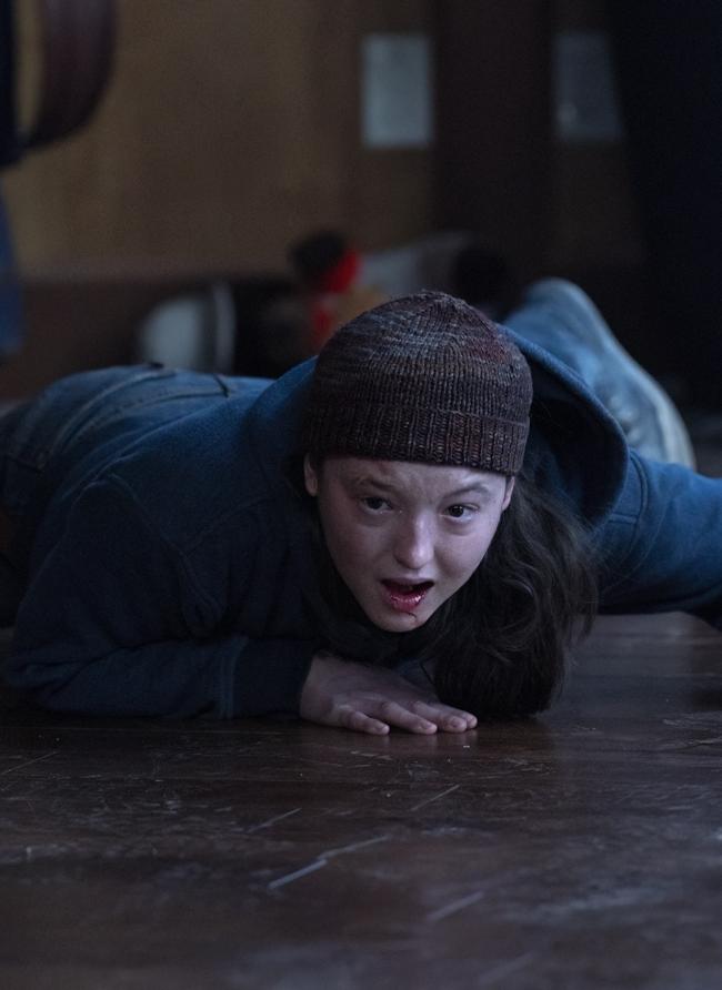 Bella Ramsey en tant qu'Ellie après avoir promis une vengeance pour la mort de Joel. Max