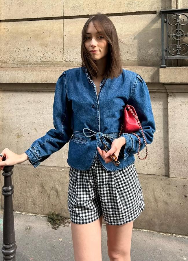 Influenceur avec pantalon de peinture / @ annacffrn