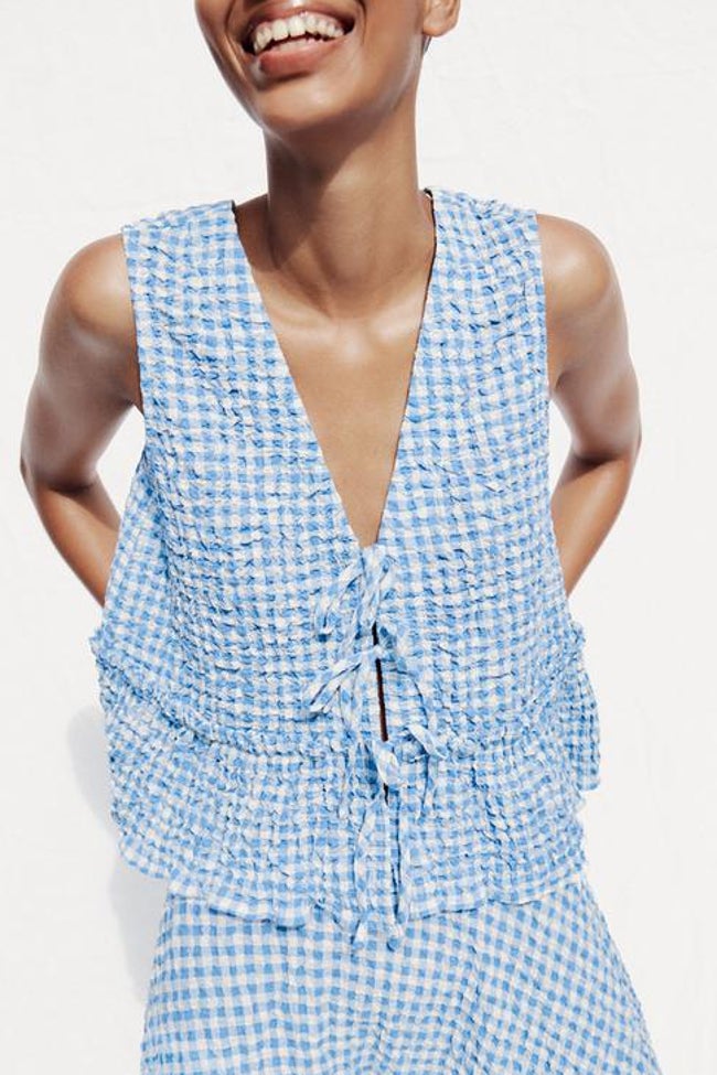 Zara Topless sans cadre.