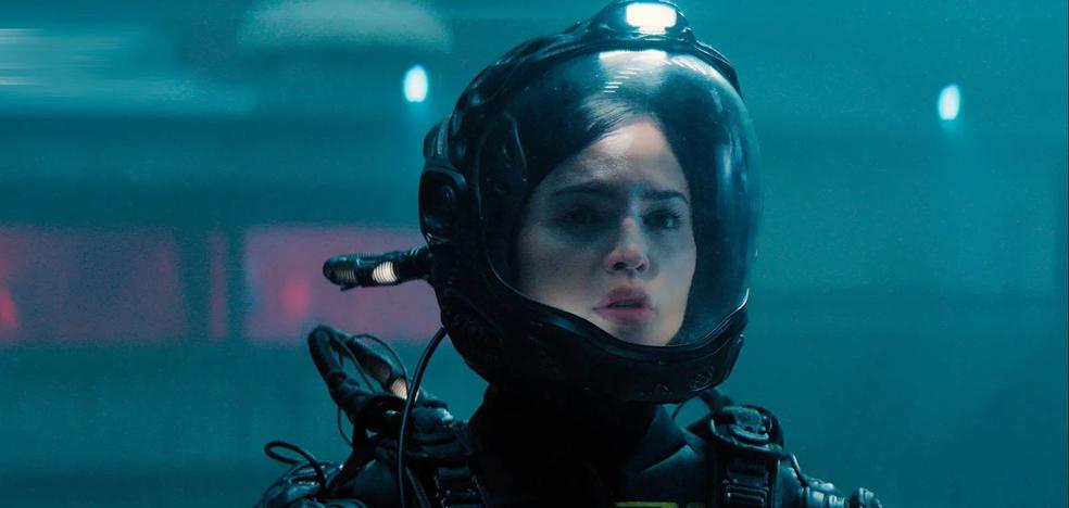 Ash, la nouvelle bande terrestre spatiale Eiza González qui balaye la vidéo privilégiée