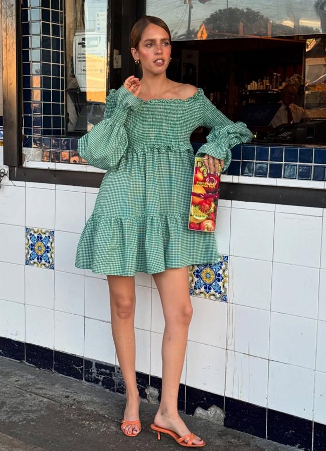 Andi Washington avec une robe imprimée photo / @ Andiwashington__
