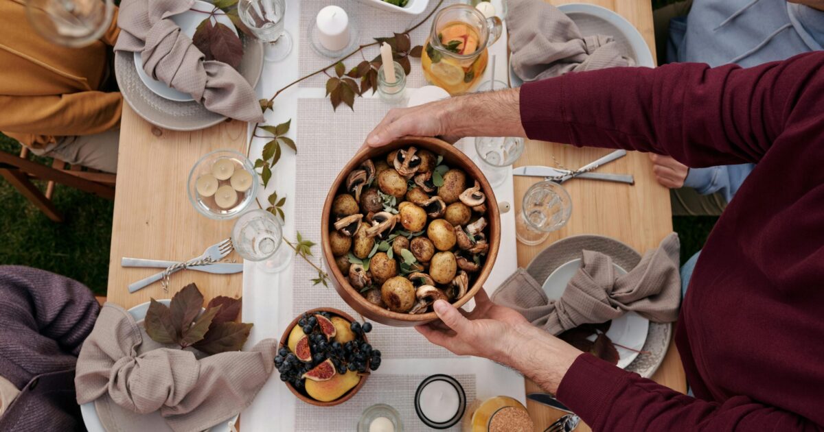 Pourquoi vous devez mettre des champignons et des champignons avant de les cuisiner