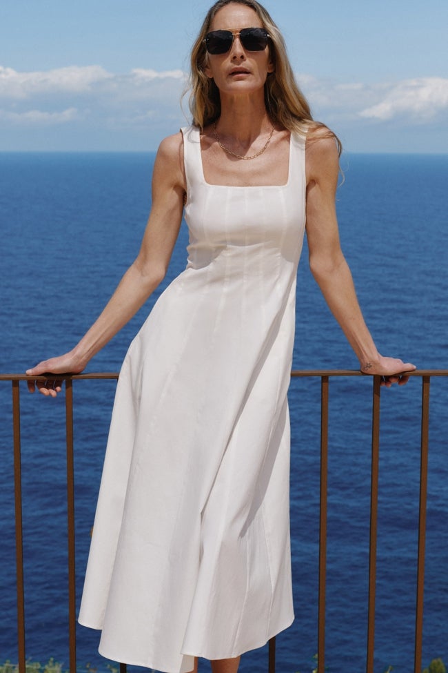 Robe des sangles carrées de Sfera.