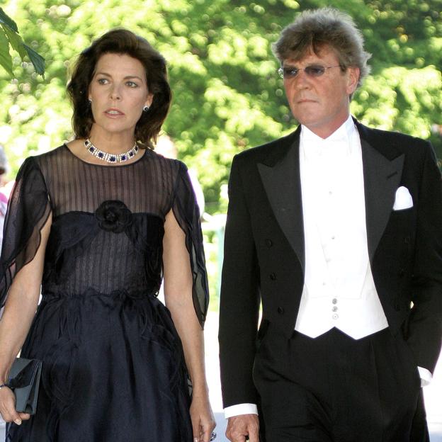 Pourquoi Carolina de Monaco et Ernesto de Hanover ne divorcent pas: 25 ans d'un mariage dédié à l'échec