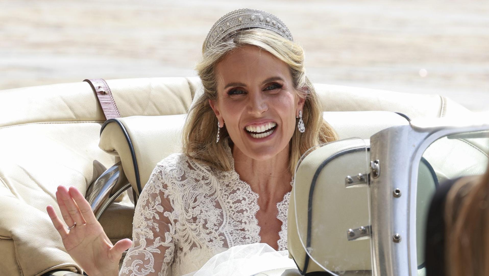 Le journaliste qui a épousé une robe de mariée identique à Kate Middleton: c'est le mariage d'Angie Rigueiro