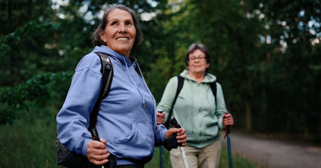 Marcher 100 minutes par jour peut aider à réduire le risque de maux de dos chroniques