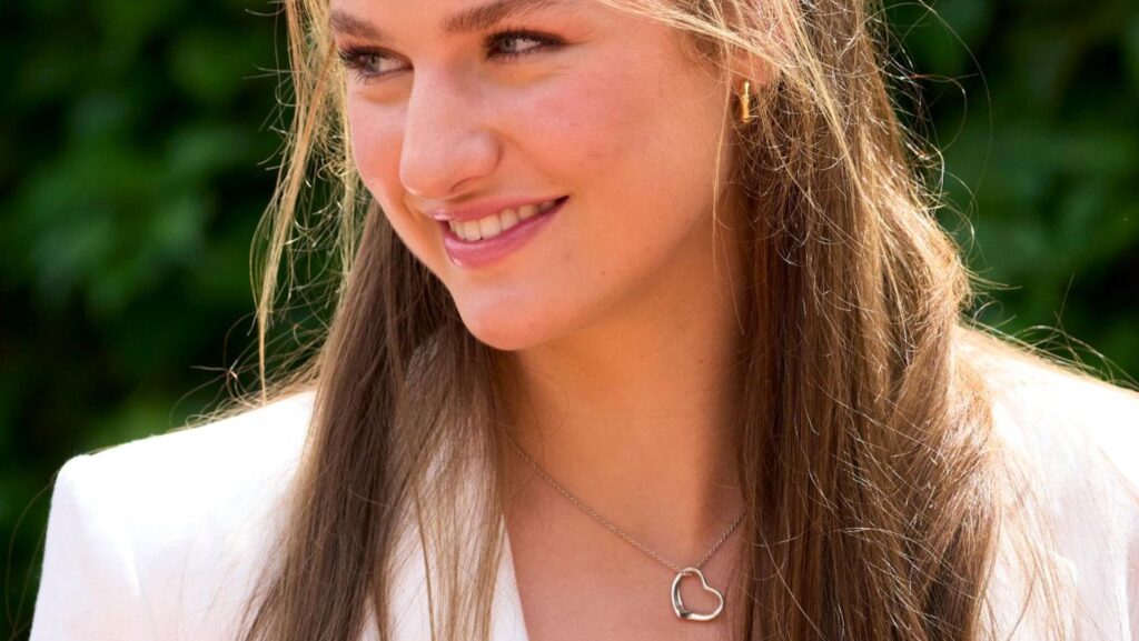Le nouveau bijou de Leonor: Quñe signifie le cœur de Tiffany qu'ils lui ont donné à Girona