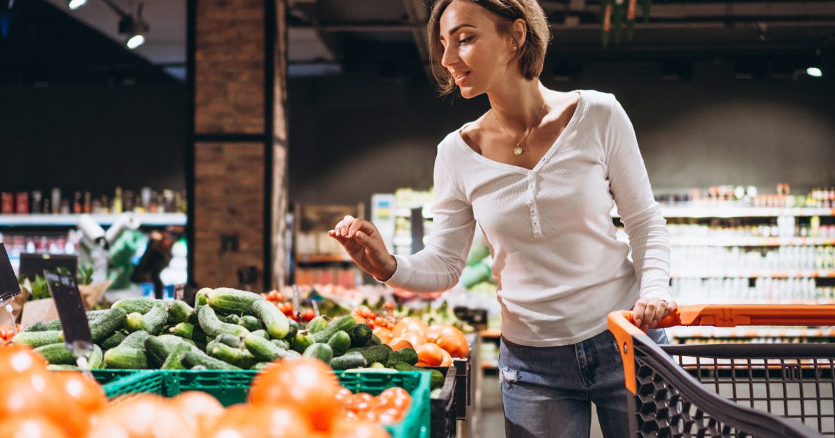 Comment savoir si je peux manger quelque chose d'expiré qui sent et sait bien