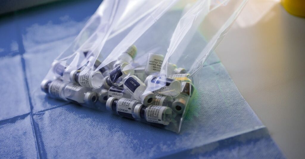 Le vaccin additif thimérosal considéré comme dangereux par le CDC: 3 choses à savoir