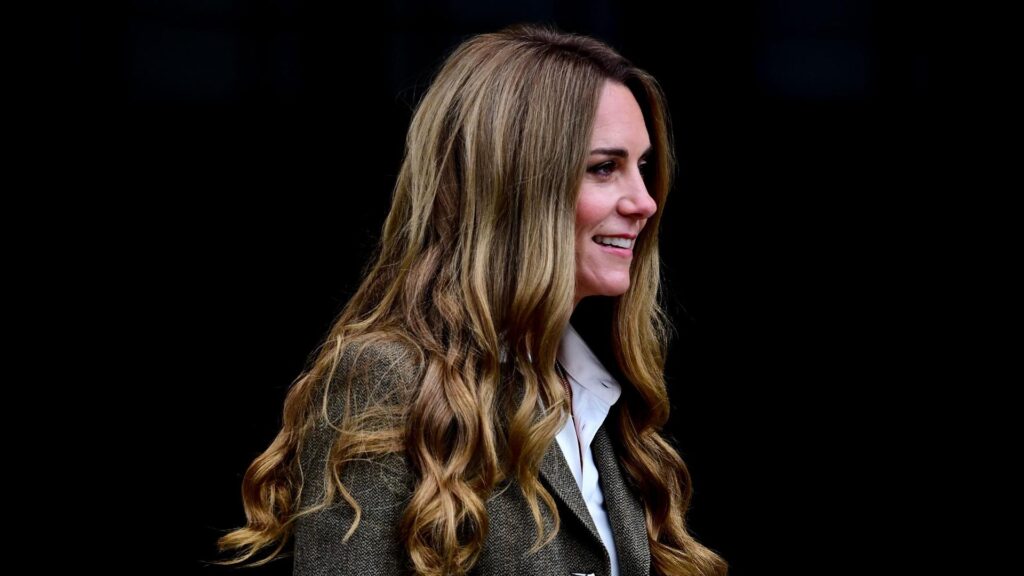 Ce que Kate Middleton a fait dans les cheveux: "Ce n'est pas une perruque, il est possible que cela prenne une extension"