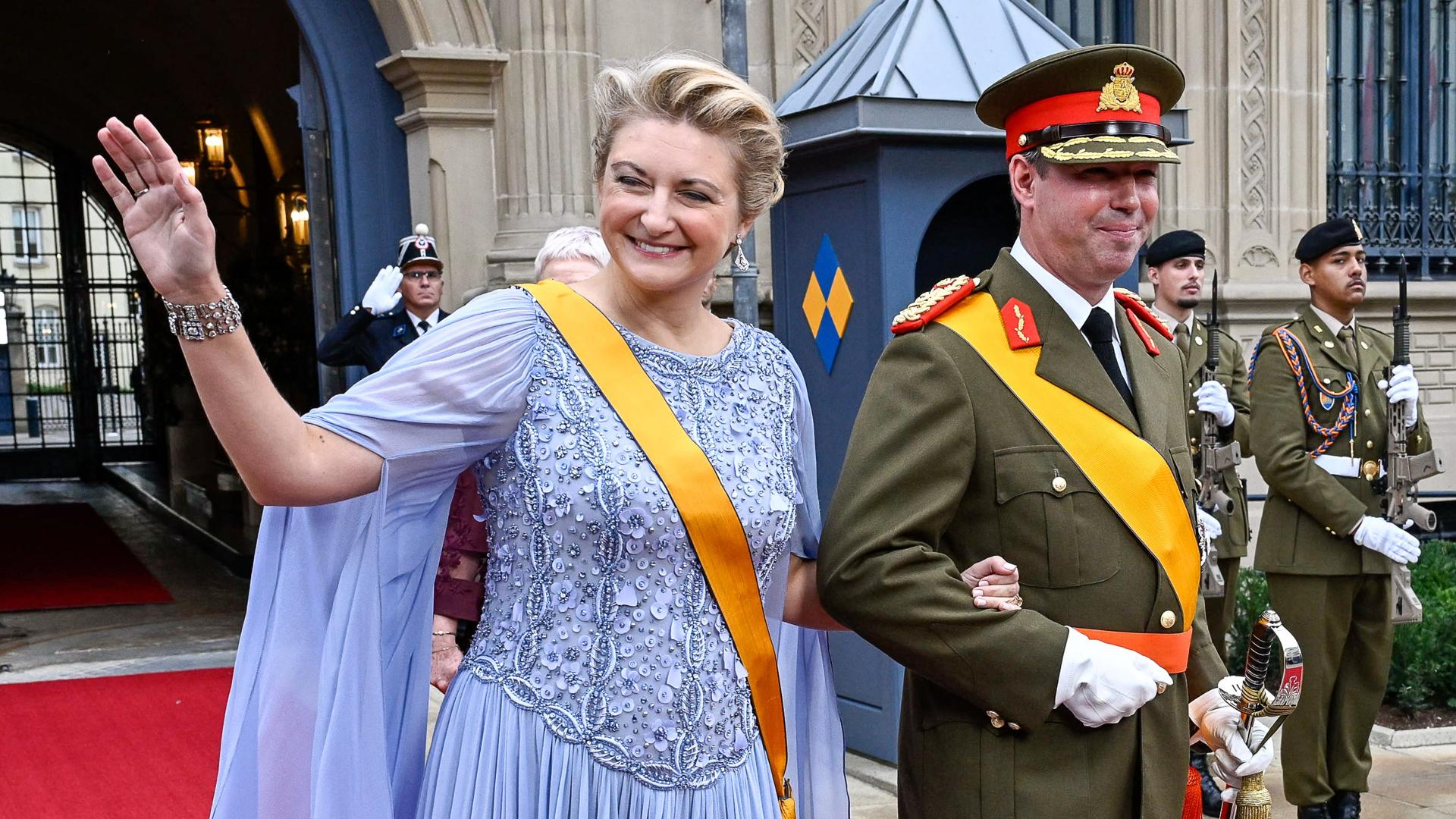 Choc dans l'abdication de María Teresa de Luxembourg: le costume de la nouvelle grande duchesse