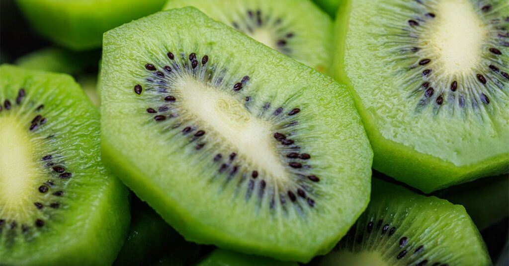 Constipation chronique : le kiwi et l'eau minérale peuvent être les meilleurs pour apporter un soulagement