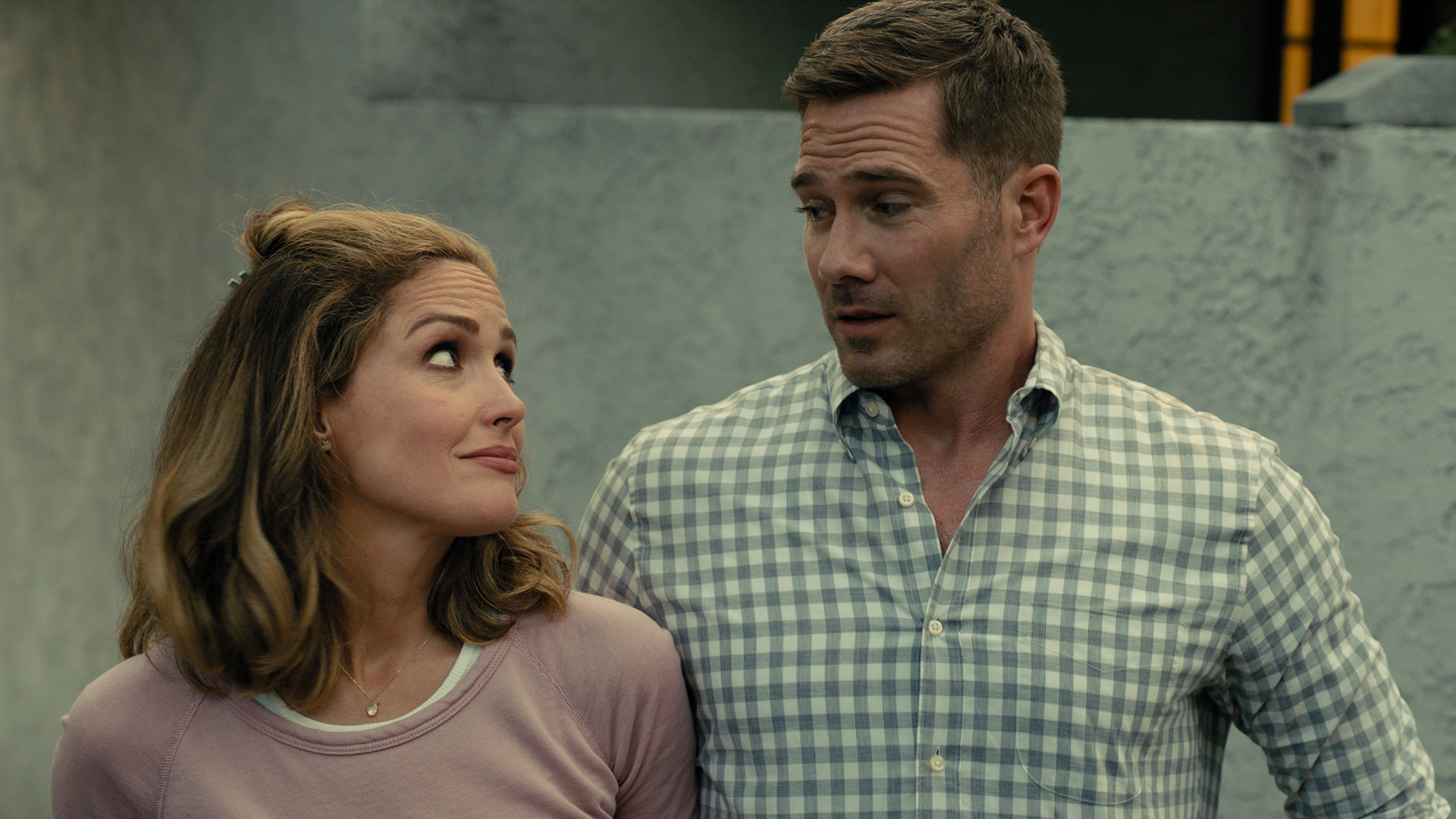 Entre amis, sur les réseaux sociaux, au travail… Il est désormais temps de parler de ménopause avec votre partenaire