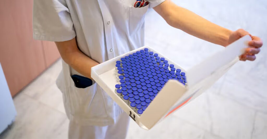 Le « premier vaccin mondial » conçu par l'IA et testé sur des humains : sera-t-il à la hauteur du battage médiatique ?