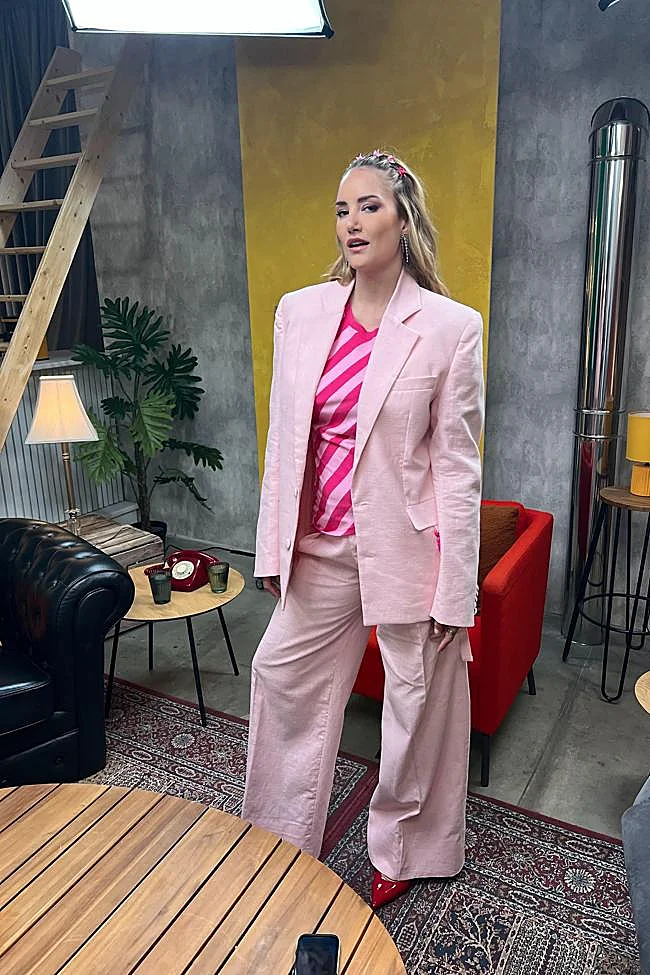 Alba Carrillo avec un look de Viguri Haro.