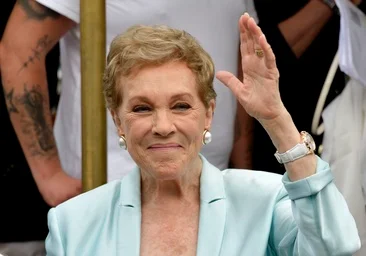 Julie Andrews et sa réapparition inattendue à 90 ans pour la bonne cause