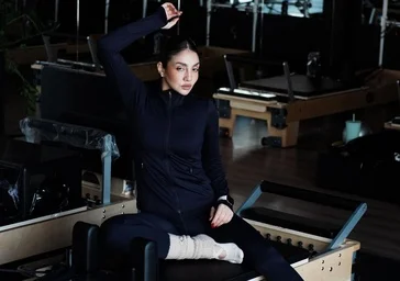 L'exercice Pilates qui travaille sur la mobilité vertèbre à vertèbre et pourquoi les instructeurs le recommandent après 50 ans