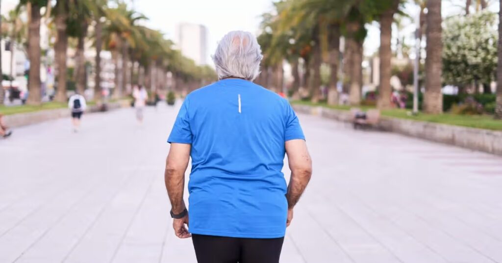 Les personnes âgées qui marchent plus vite pourraient réduire de moitié leur risque de déclin cognitif