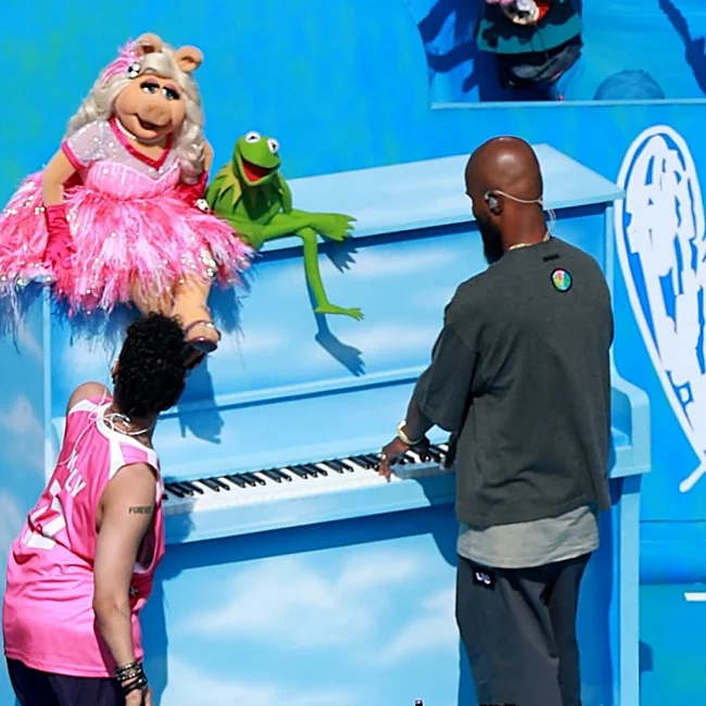 Les Muppets avec Coldplay à la Coupe du Monde.