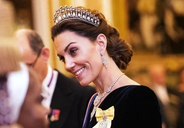 Quels sont les diadèmes oubliés de la famille royale britannique : du Strathmore rose à l'aigue-marine
