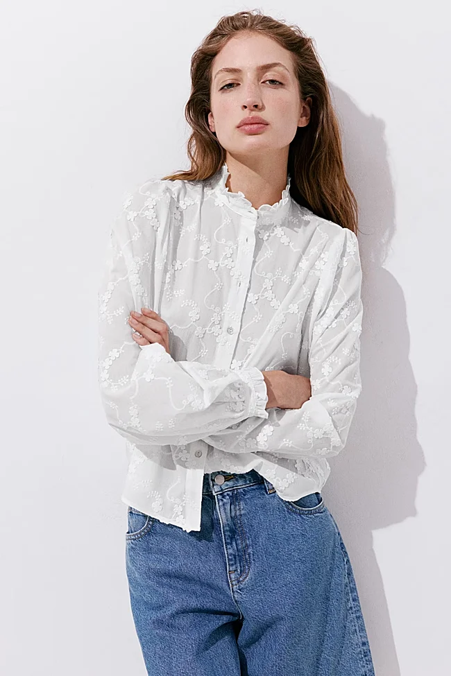 Blouse blanche Mango (35,99 euros)