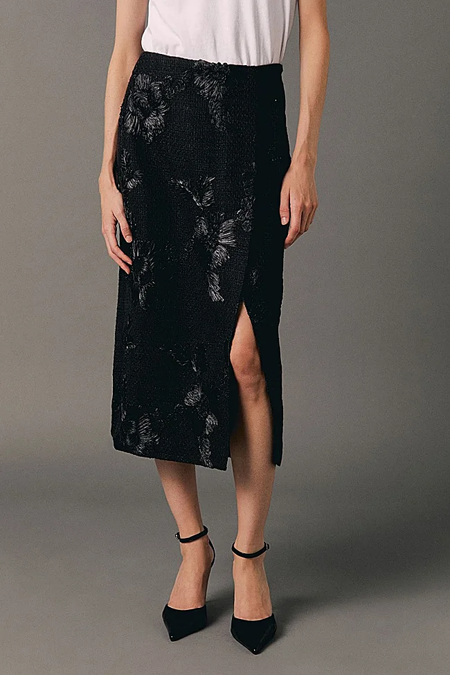 Jupe noire Sfera (49,99 euros)