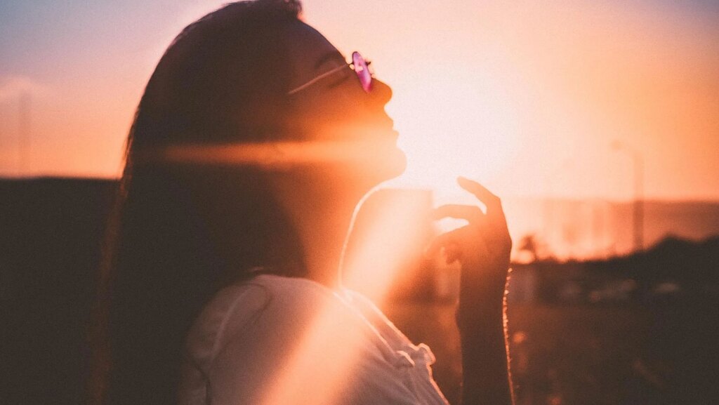 Deux éclipses approchent dans moins d'un mois : c'est le rituel beauté qui les accompagne