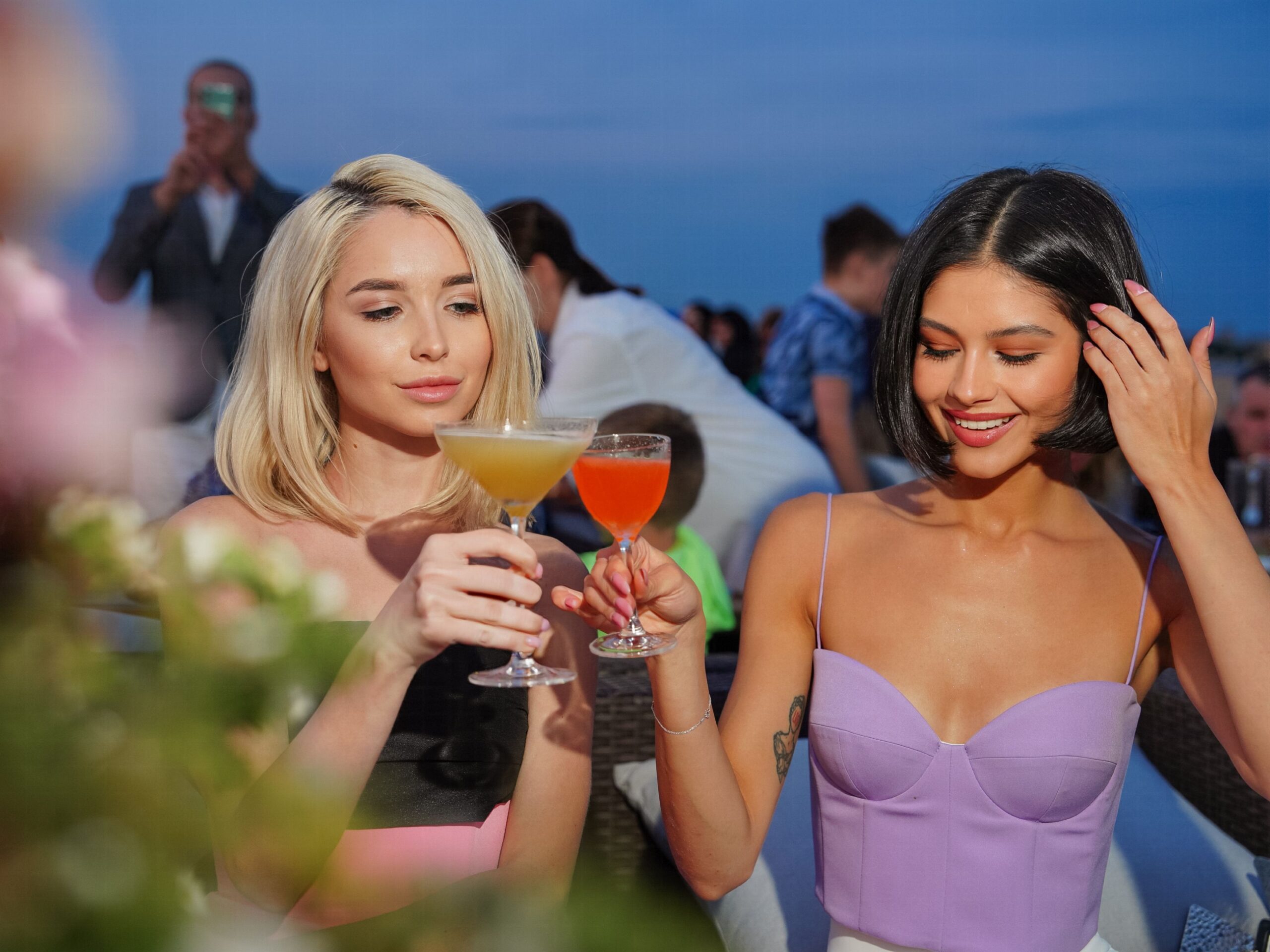 Boire de l'alcool augmente le risque de déshydratation en été