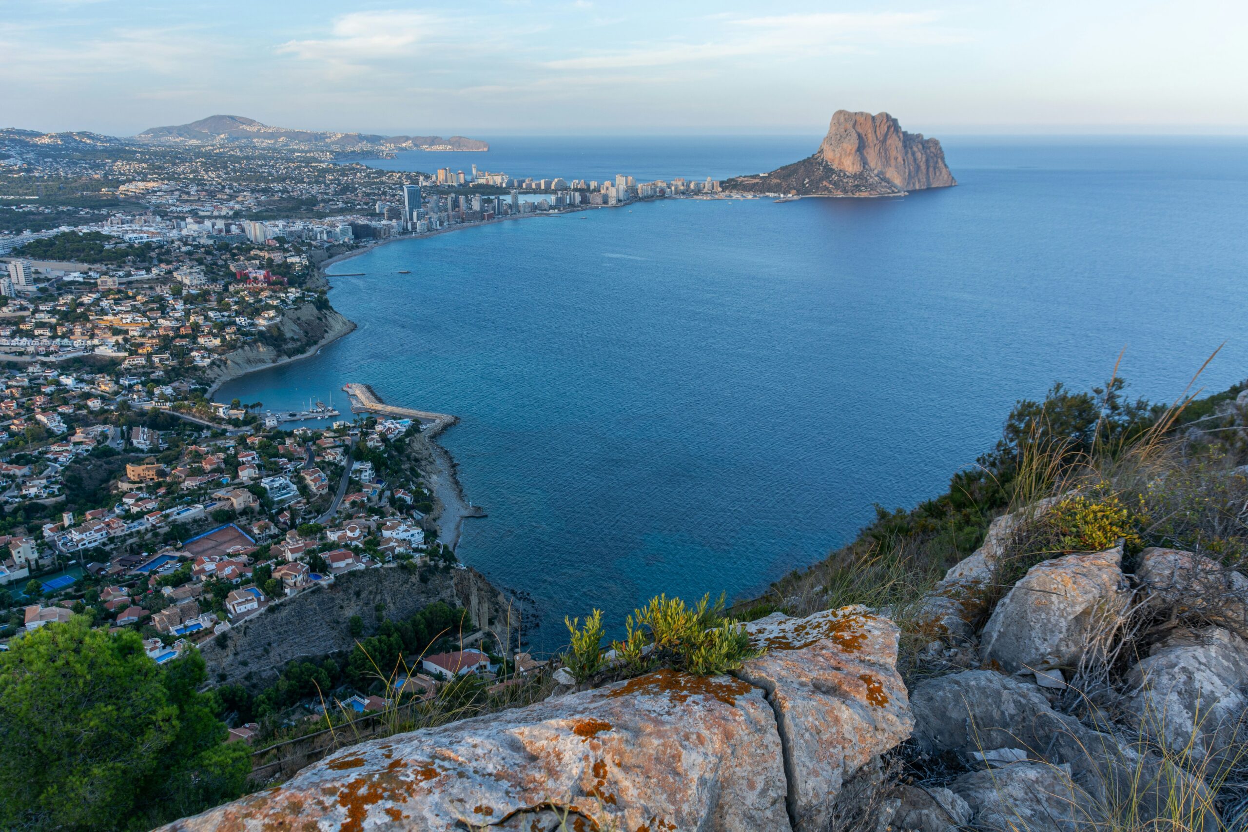 Calpe, bien plus que des plages : l'escapade méditerranéenne à la mode