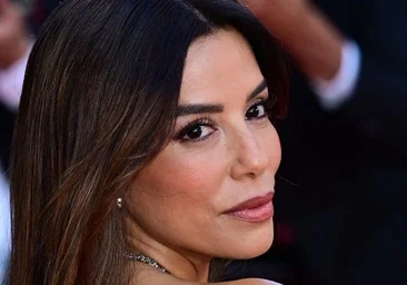Pores plus visibles après 50 ans : pourquoi ils s'aggravent en été et comment les traiter