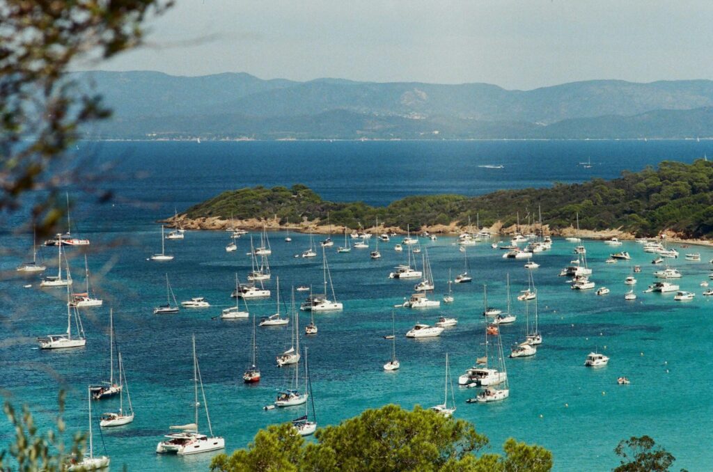L'autre Côte d'Azur : itinéraire à travers des villes loin du tourisme de masse
