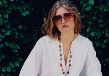 Pourquoi la blouse blanche est le seul basique que vous allez porter cet été