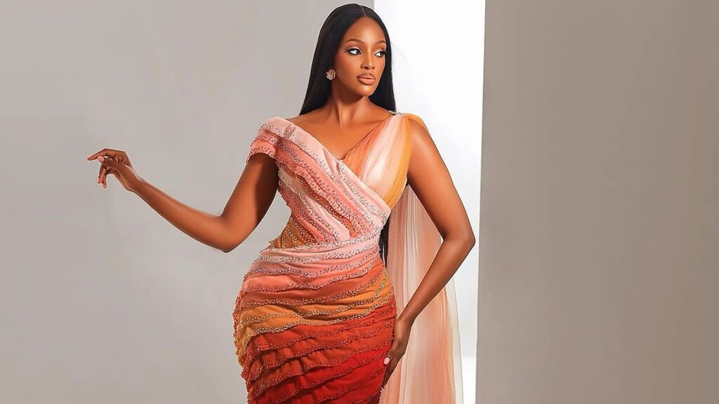 Miss Ouganda révolutionne les réseaux avec une robe inspirée d'une césarienne