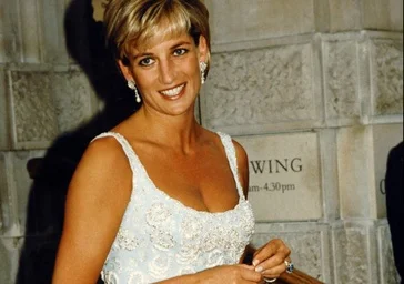 Les manucures des années 90 que portait Diana de Galles : élégantes, intemporelles et au succès assuré