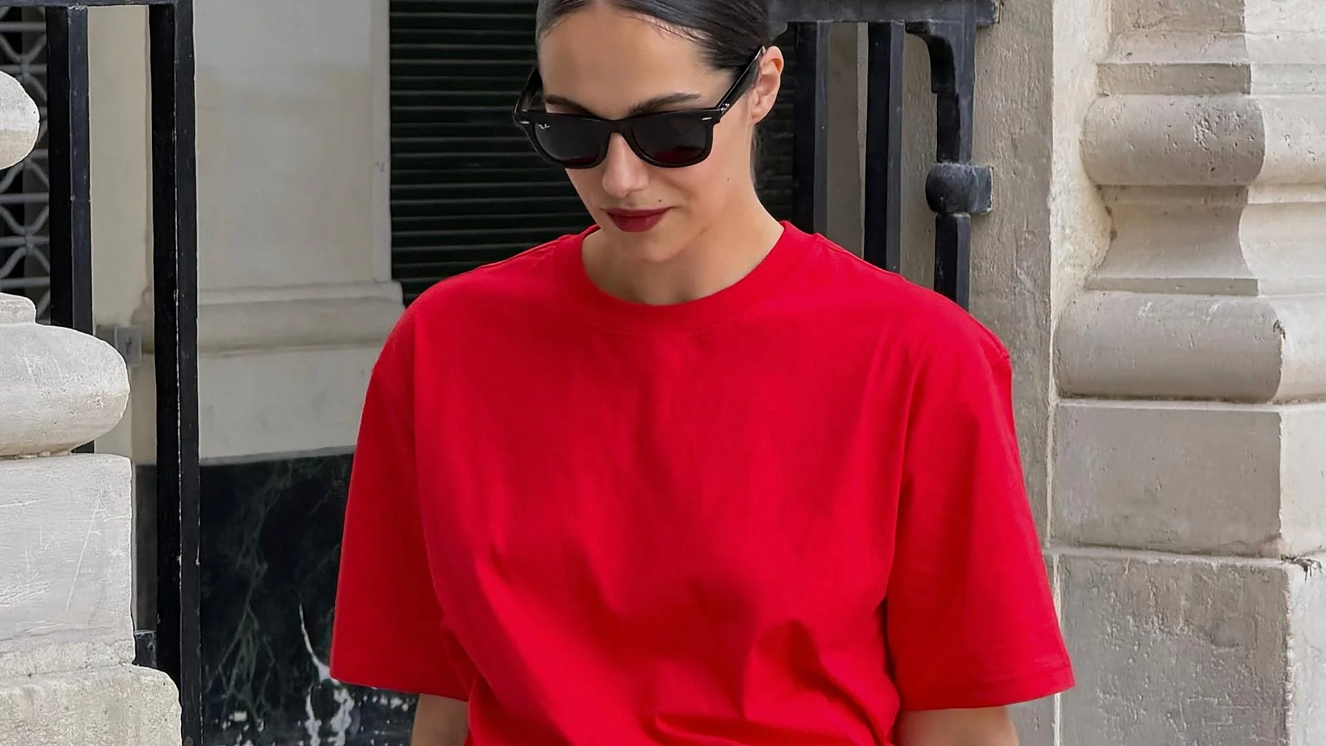 7 façons d'inclure du rouge dans vos looks sans mourir d'essayer : des formules faciles et un succès assuré