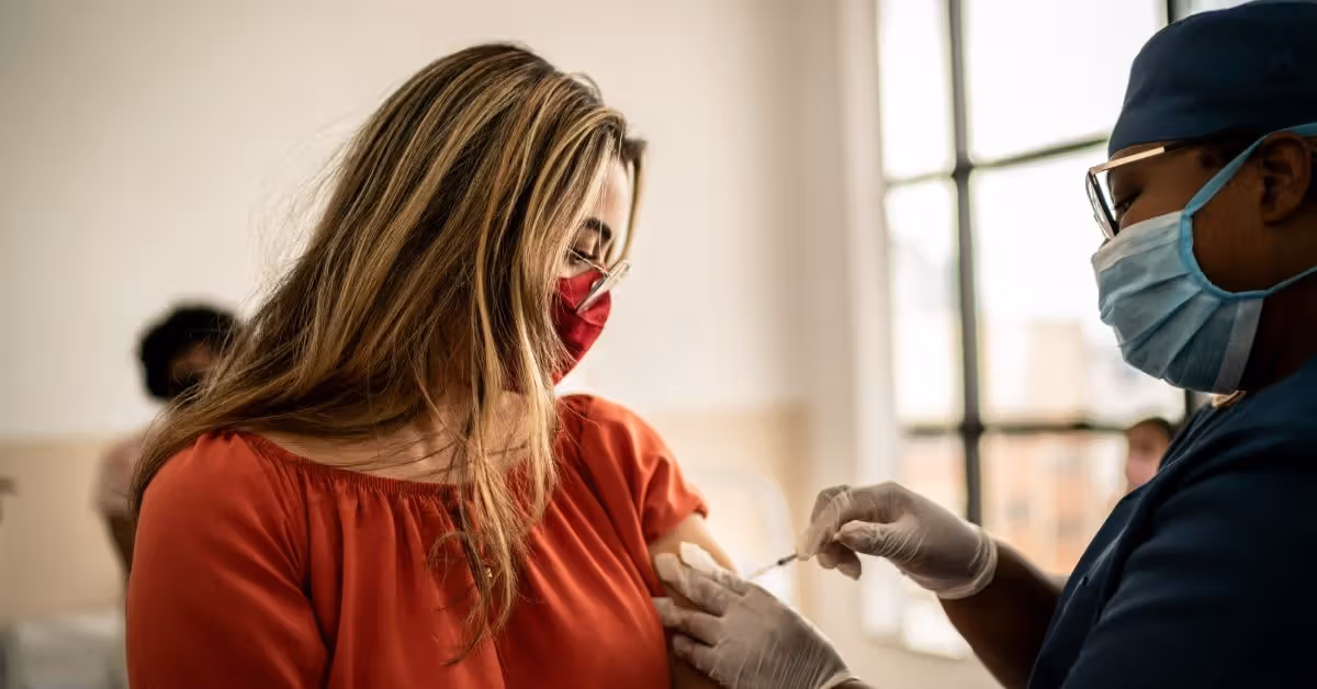 Les experts clarifient les directives sur les vaccins contre la grippe, le COVID et le VRS : ce qu'il faut savoir