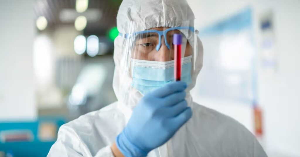 La FDA autorise 2 nouveaux tests sanguins pour la maladie d'Alzheimer, dont un pour les adultes âgés d'à peine 40 ans