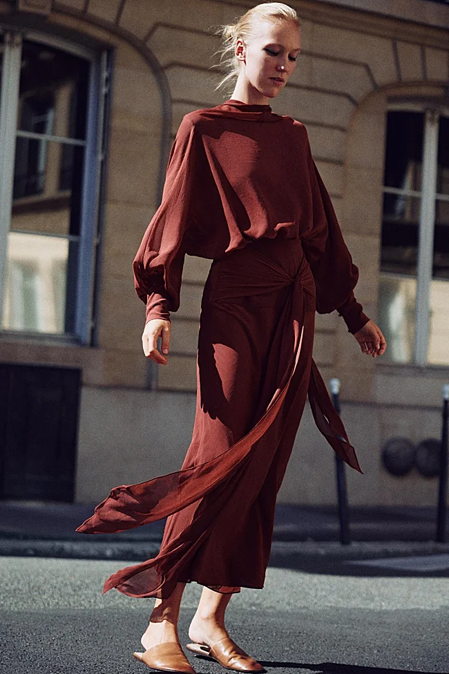 Robe midi Zara (89,99 euros)