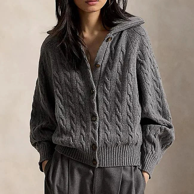 Cardigan gris Ralph Lauren, 345 euros.