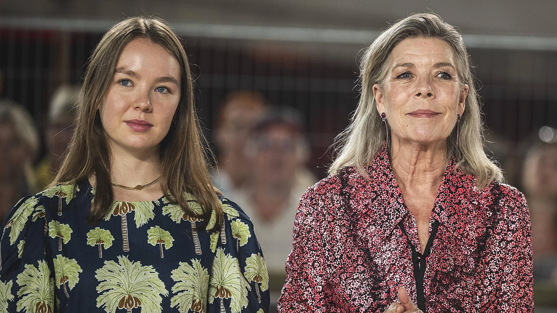 Alexandra de Hanovre (1999) à propos de sa mère, Caroline de Monaco : "Elle est très courageuse et ne panique jamais"
