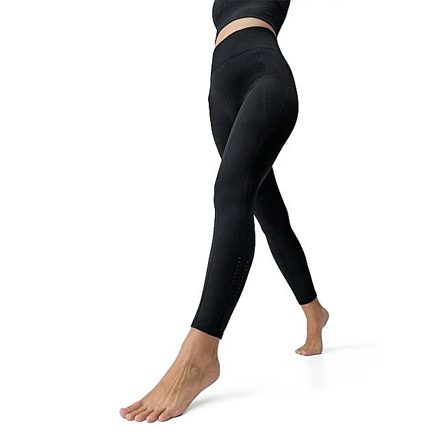 Legging noir uni de Born Living Yoga, 39,90 euros.