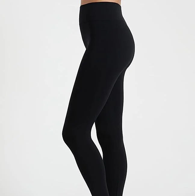 Legging noir effet seconde peau d'Etam, 14,99 euros.