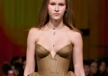 Comment un vêtement né en 1940 et réinventé par Jean Paul Gaultier est désormais un best-seller chez Zara